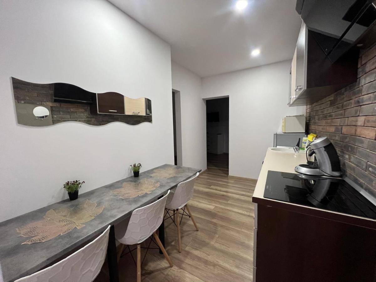 Апартаменти Apartmentsbymatyrafa-iii *